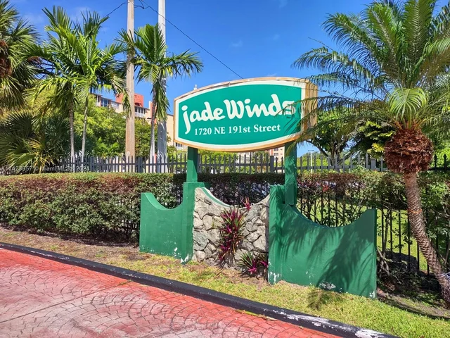 1710 NE 191st St # 3, Miami FL 33179
