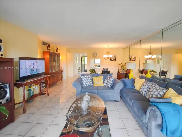 1710 NE 191st St # 3, Miami FL 33179