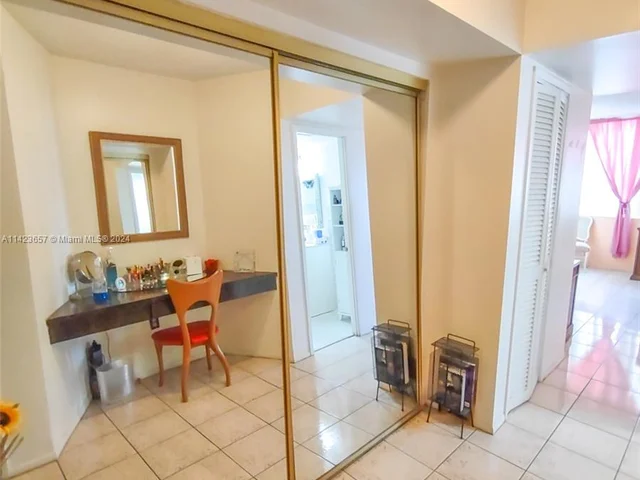 1710 NE 191st St # 3, Miami FL 33179