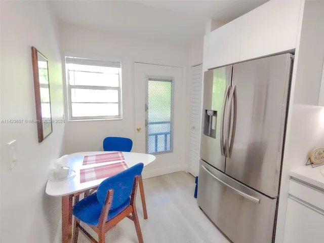 1710 NE 191st St # 3, Miami FL 33179