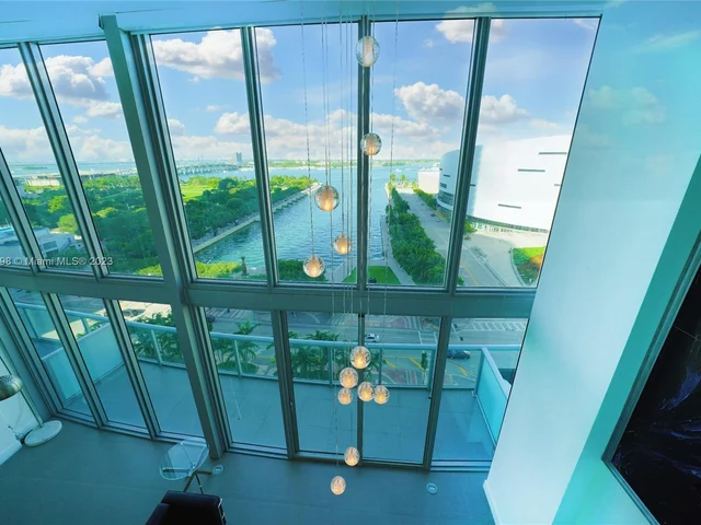 888 Biscayne Blvd # 1103, Miami FL 33132