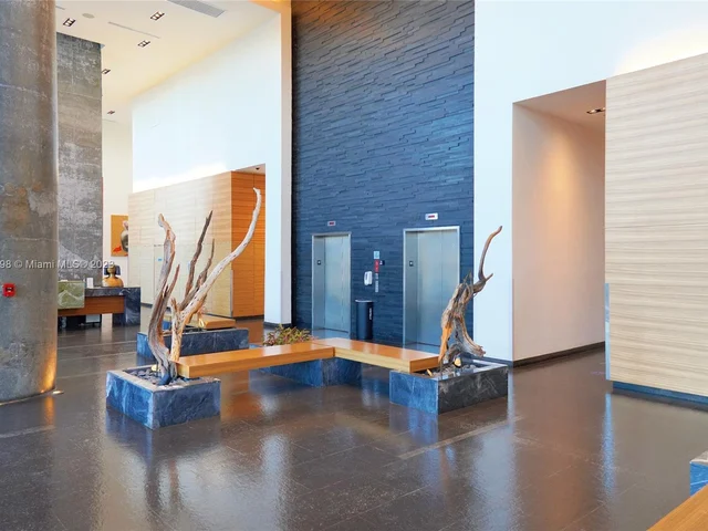 888 Biscayne Blvd # 1103, Miami FL 33132