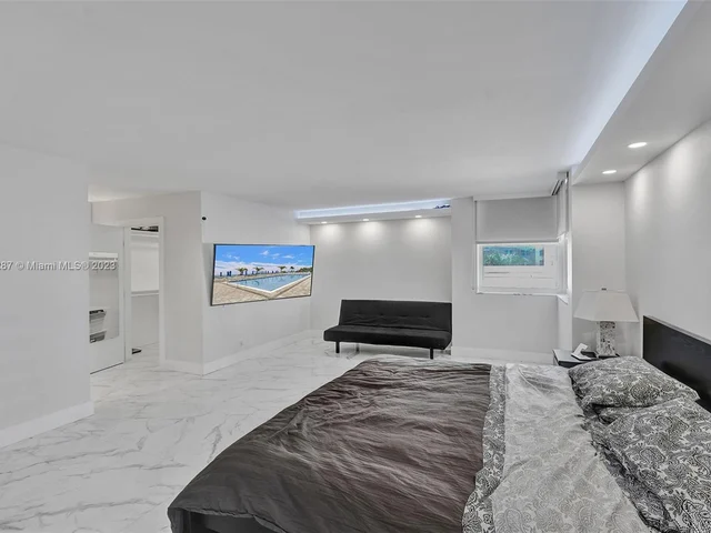 1890 S Ocean Dr # 306, Hallandale Beach FL 33009