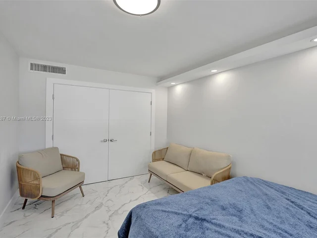 1890 S Ocean Dr # 306, Hallandale Beach FL 33009