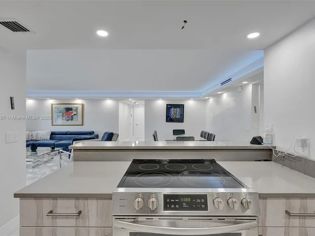 1890 S Ocean Dr # 306, Hallandale Beach FL 33009