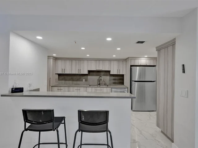 1890 S Ocean Dr # 306, Hallandale Beach FL 33009