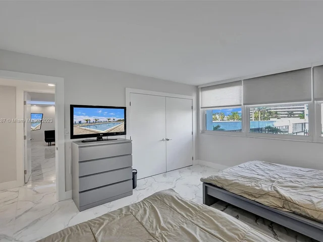 1890 S Ocean Dr # 306, Hallandale Beach FL 33009