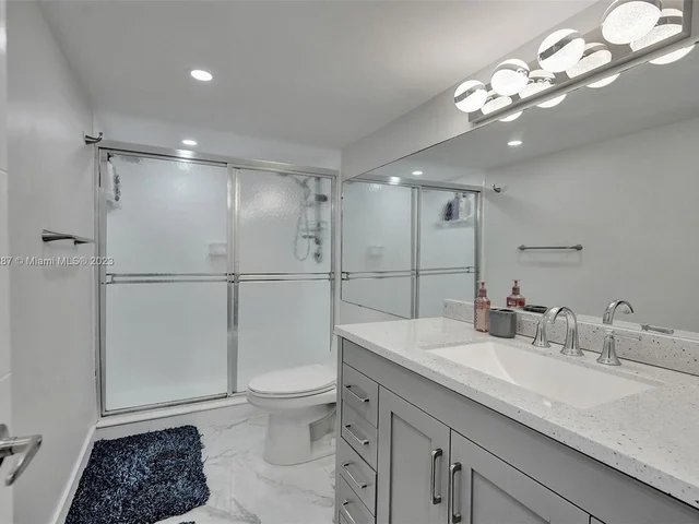 1890 S Ocean Dr # 306, Hallandale Beach FL 33009