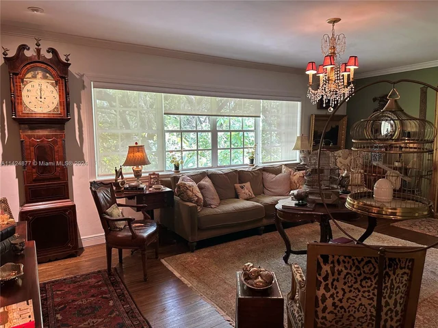 8420 SW 70th St, Miami FL 33143