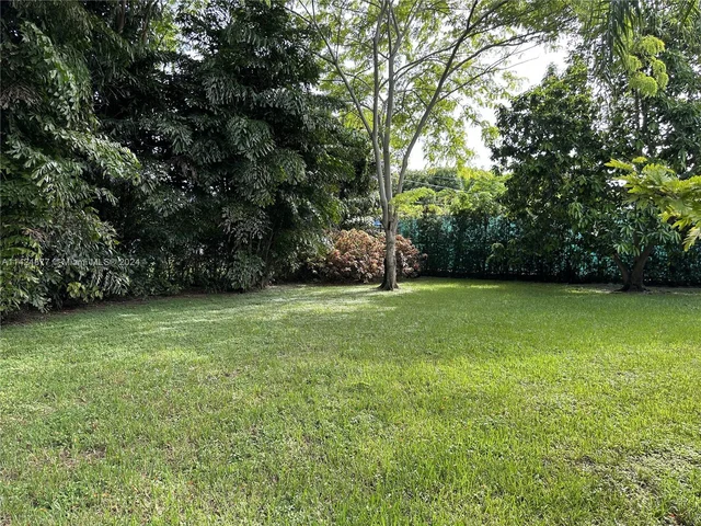 8420 SW 70th St, Miami FL 33143