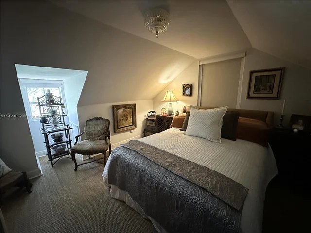 8420 SW 70th St, Miami FL 33143