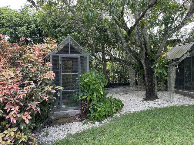 8420 SW 70th St, Miami FL 33143