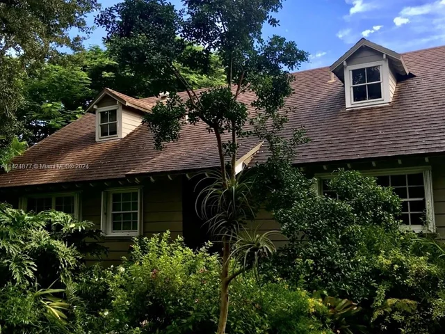 8420 SW 70th St, Miami FL 33143