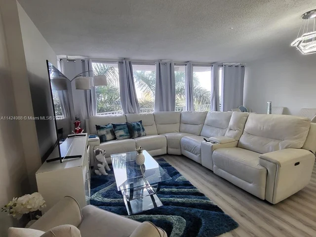 7601 E Treasure Dr # 611, North Bay Village FL 33141