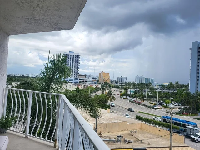 7601 E Treasure Dr # 611, North Bay Village FL 33141