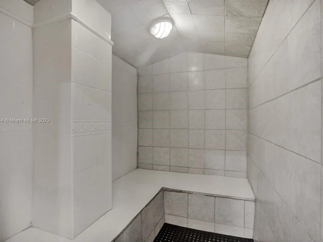 2030 S Ocean Dr # 1805, Hallandale Beach FL 33009