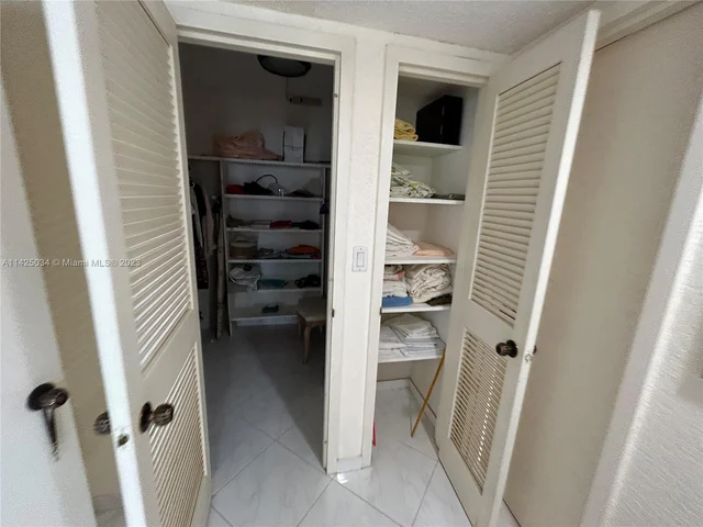 2030 S Ocean Dr # 1805, Hallandale Beach FL 33009