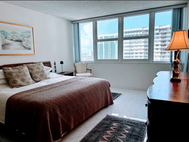 2030 S Ocean Dr # 1805, Hallandale Beach FL 33009