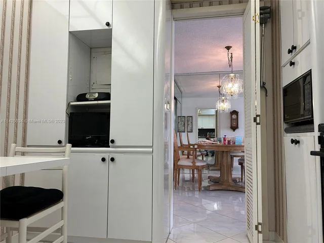 2030 S Ocean Dr # 1805, Hallandale Beach FL 33009