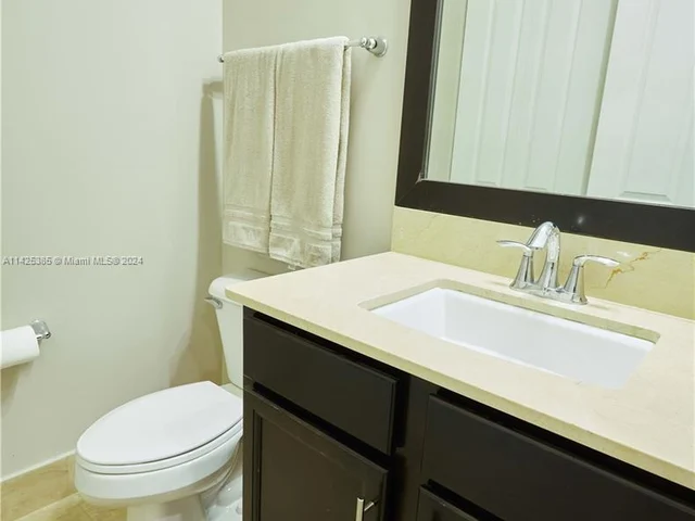 4431 Estates Rd, Davie FL 33328