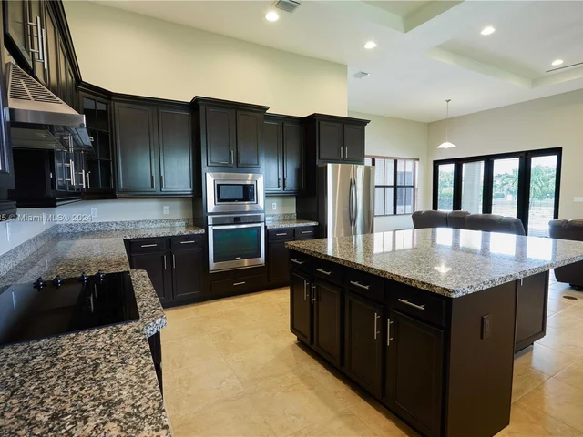 4431 Estates Rd, Davie FL 33328