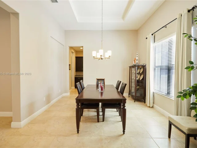 4431 Estates Rd, Davie FL 33328