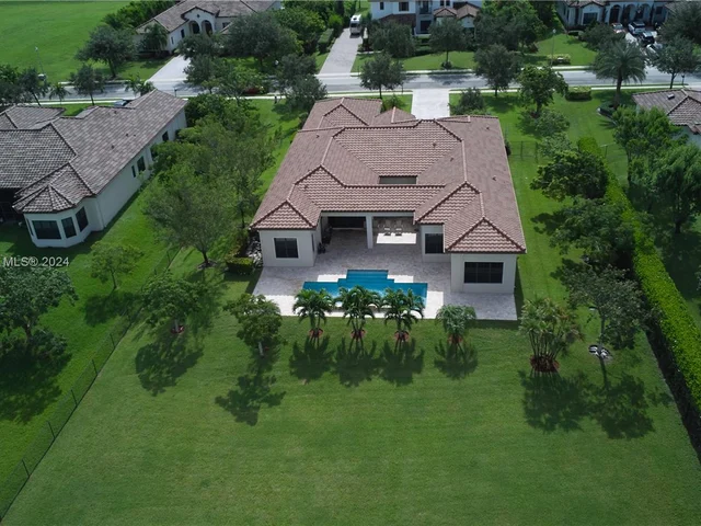 4431 Estates Rd, Davie FL 33328