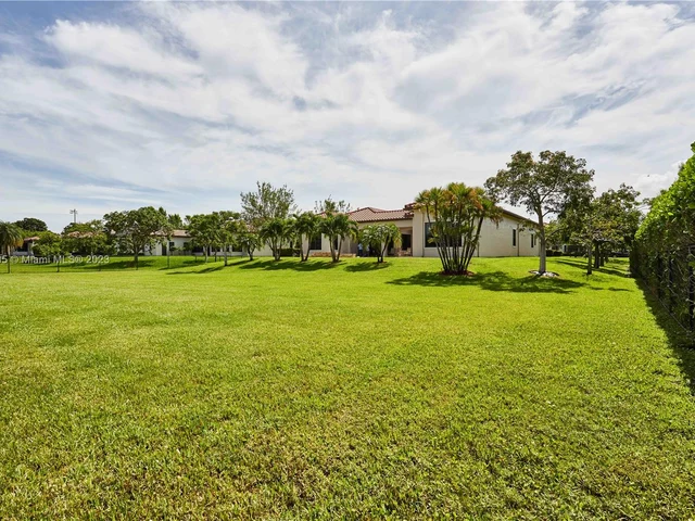 4431 Estates Rd, Davie FL 33328