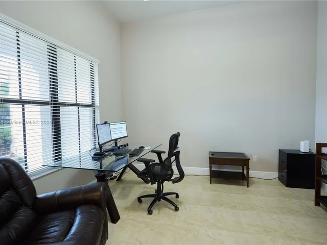 4431 Estates Rd, Davie FL 33328