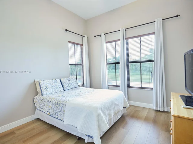 4431 Estates Rd, Davie FL 33328