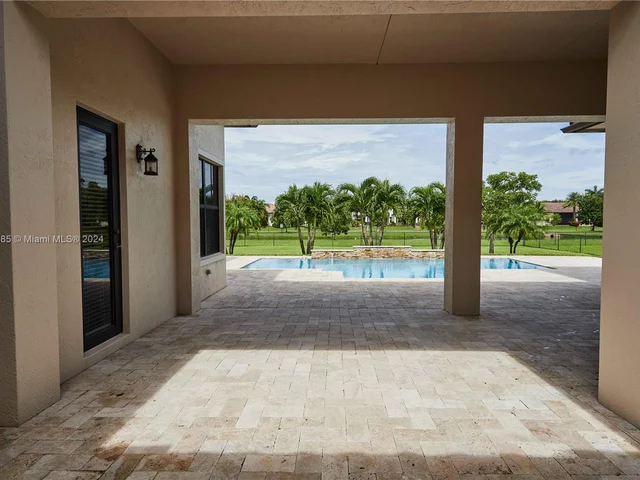 4431 Estates Rd, Davie FL 33328