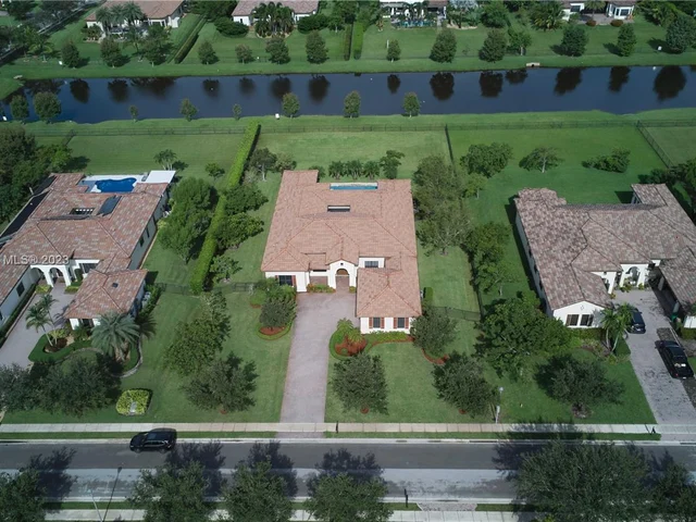 4431 Estates Rd, Davie FL 33328