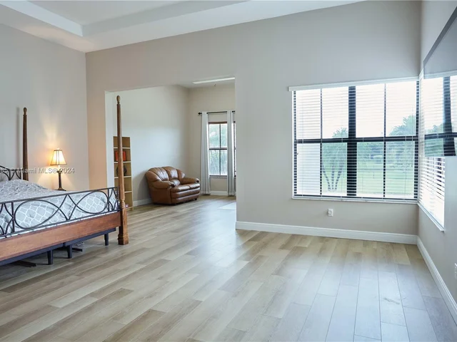 4431 Estates Rd, Davie FL 33328