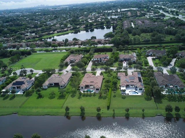 4431 Estates Rd, Davie FL 33328