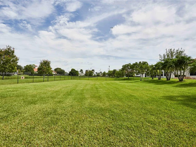 4431 Estates Rd, Davie FL 33328