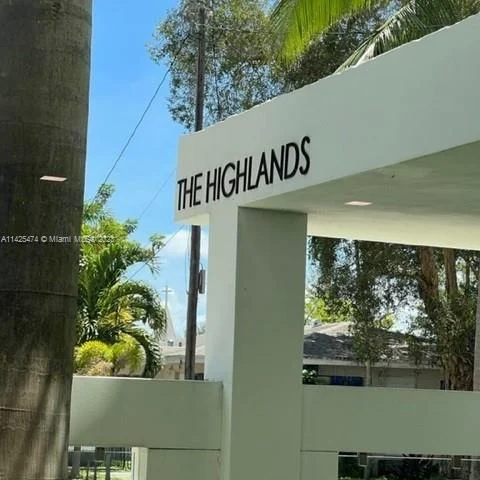13800 Highland Dr # 303, North Miami Beach FL 33181