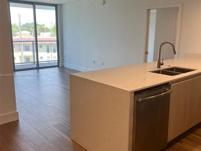 13800 Highland Dr # 303, North Miami Beach FL 33181