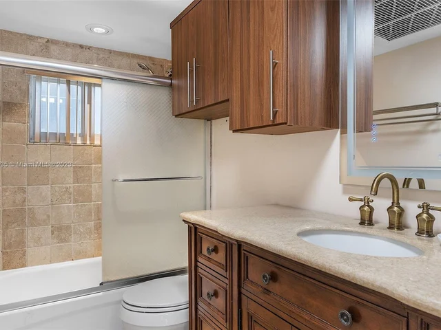 5401 Collins Ave # 340, Miami Beach FL 33140