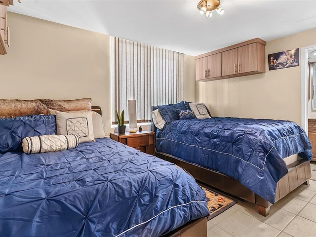 5401 Collins Ave # 340, Miami Beach FL 33140