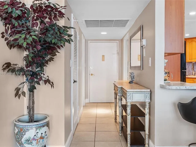 5401 Collins Ave # 340, Miami Beach FL 33140