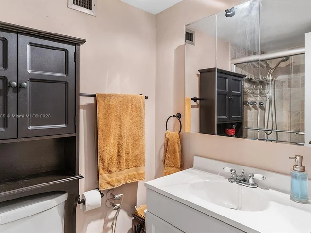 5401 Collins Ave # 340, Miami Beach FL 33140