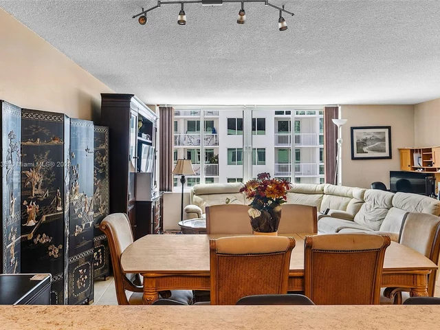 5401 Collins Ave # 340, Miami Beach FL 33140