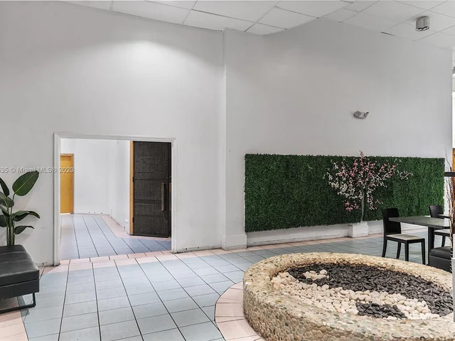 5401 Collins Ave # 340, Miami Beach FL 33140