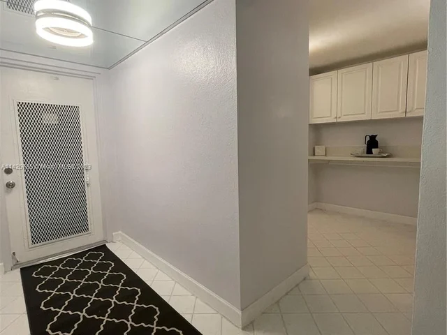 9201 Sunrise Lakes Blvd # 205, Sunrise FL 33322