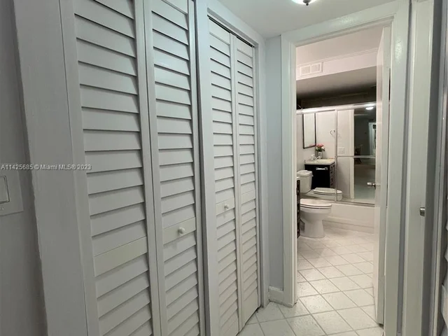 9201 Sunrise Lakes Blvd # 205, Sunrise FL 33322