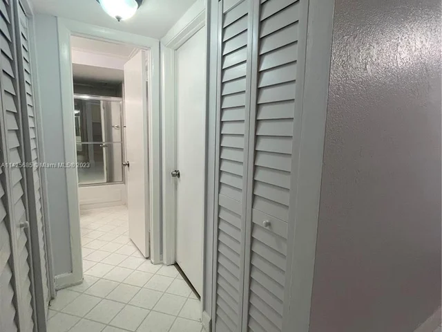 9201 Sunrise Lakes Blvd # 205, Sunrise FL 33322