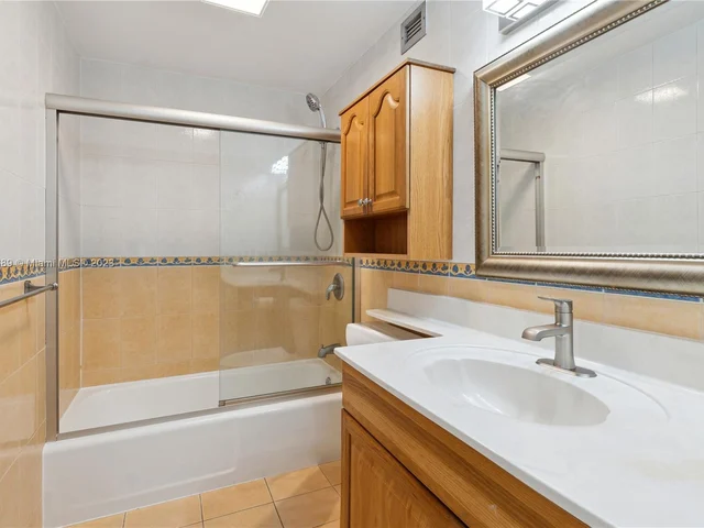 400 Kings Point Dr # 1502, Sunny Isles Beach FL 33160