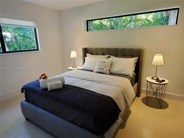 77 NE 43rd St, Miami FL 33137