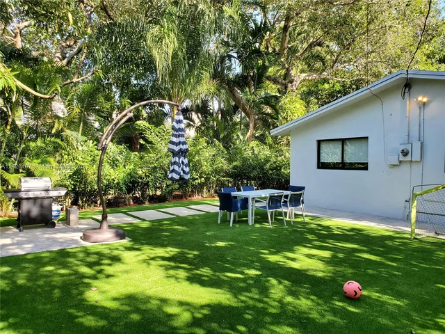 77 NE 43rd St, Miami FL 33137