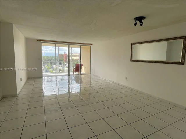 1770 NE 191st St # 1, Miami FL 33179